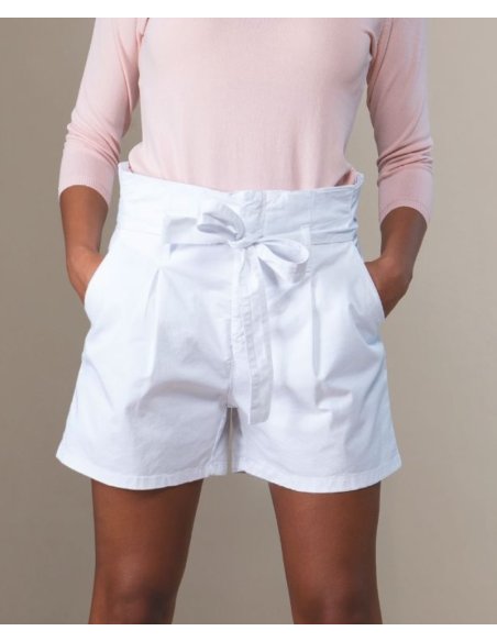 SHORT CON CINTA GABARDINA