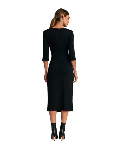 ABITO LUNGO CON SPACCO