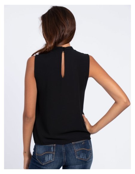 TOP DONNA CON ROUCHES