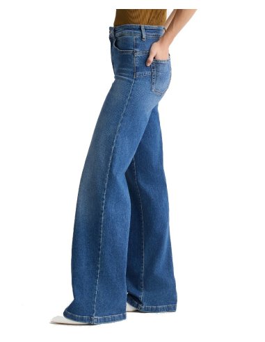 JEANS FLARE CON CINTURA